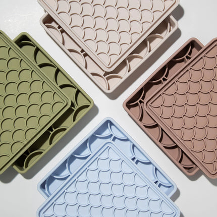 dogged 3-in-1 fish scale slow feeder bowl